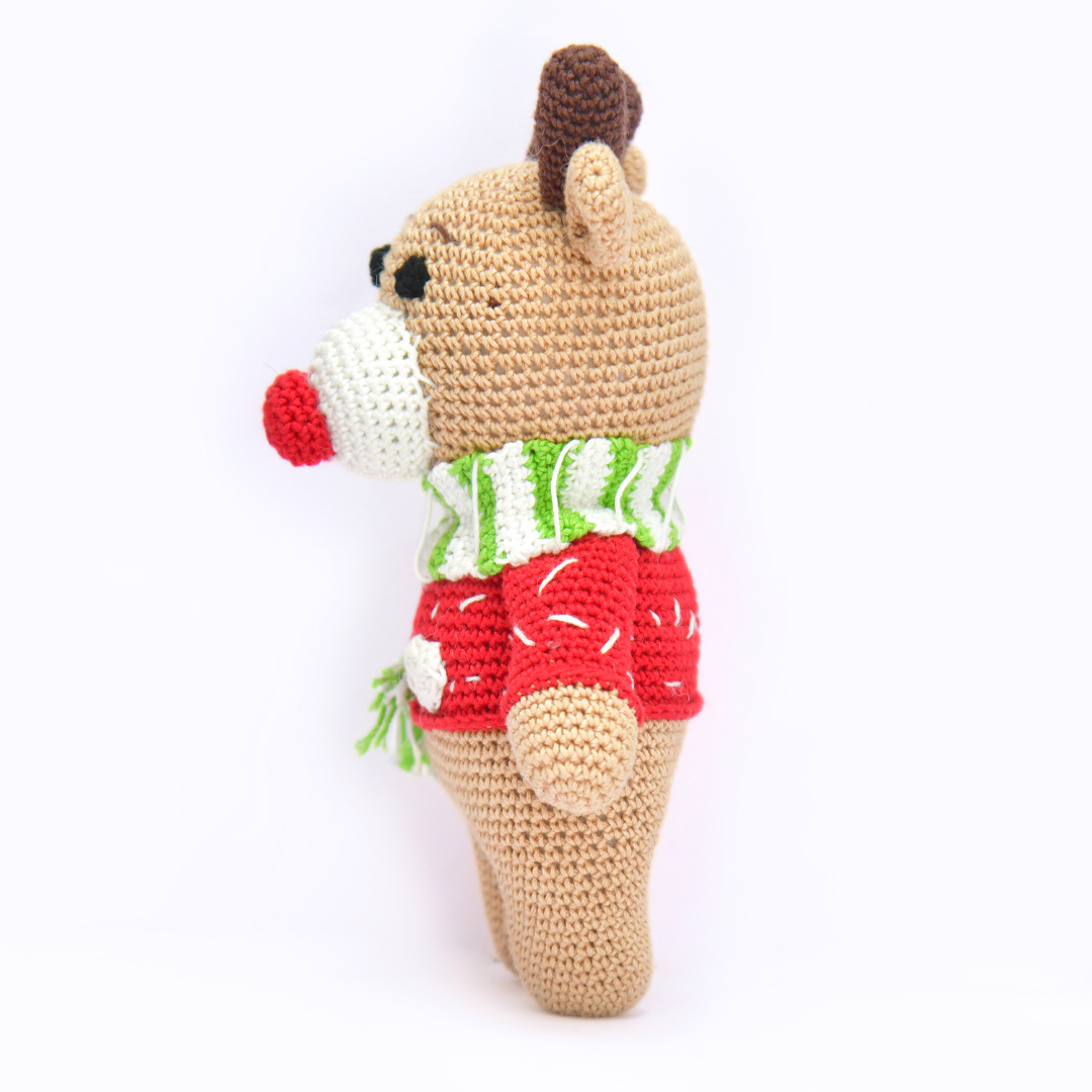 Dashing Crochet Dapper Reindeer – Handcrafted Holiday Magic
