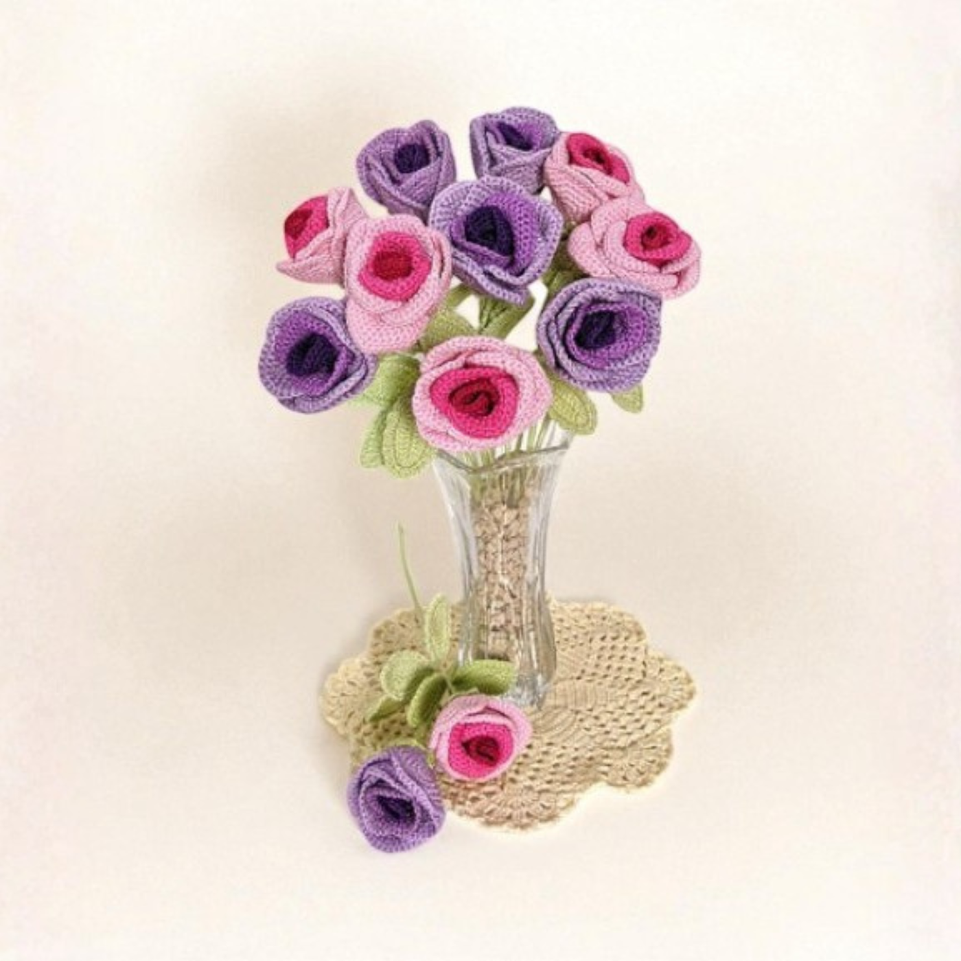 Handcrafted Crochet Rose – Elegant Shaded Single Stem Flower for Home Décor