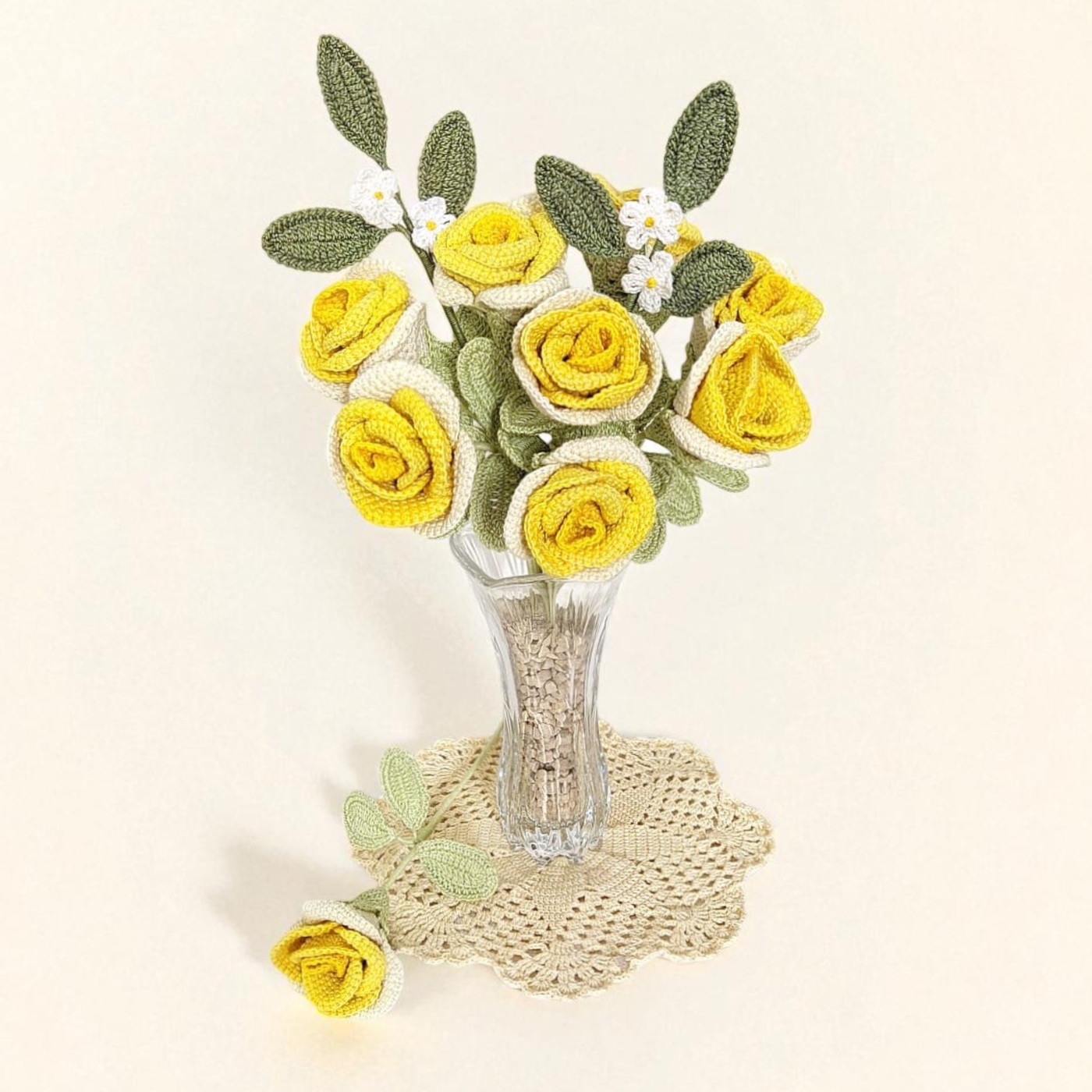 Handcrafted Crochet Rose – Elegant Shaded Single Stem Flower for Home Décor