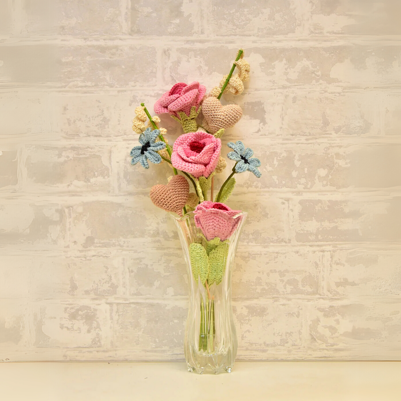 Whimsical Bliss Crochet Bouquet – Shaded Rose, Daisy & Heart Accents